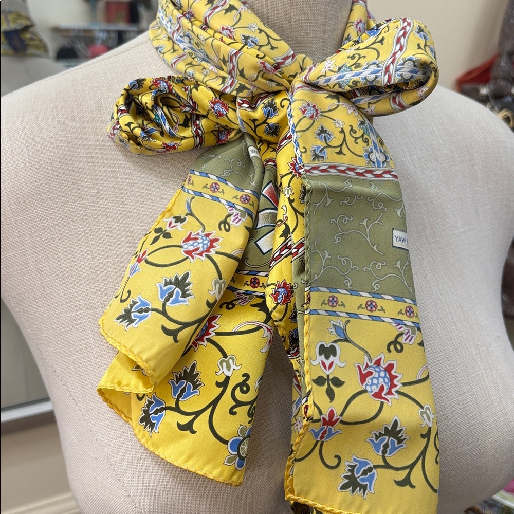 Russell‑Hampton vintage Serving Rotarians since 1920 Yellow Patterned Silk scarf